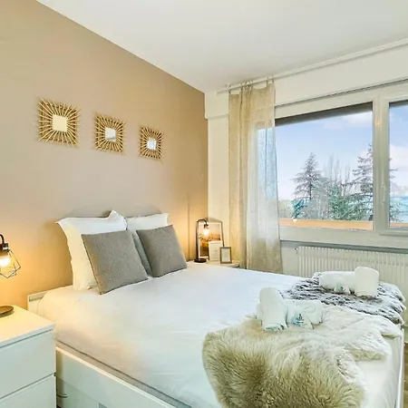 La Coloc Mugi: Upscale Shared Living With Private And Balcony * Annemasse