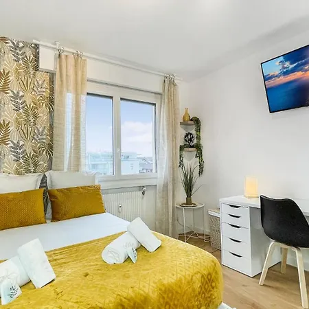 La Coloc Mugi: Upscale Shared Living With Private And Balcony Guest house *