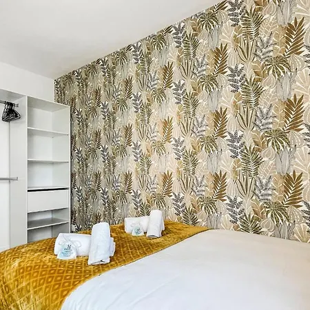 Guest house La Coloc Mugi: Upscale Shared Living With Private And Balcony *