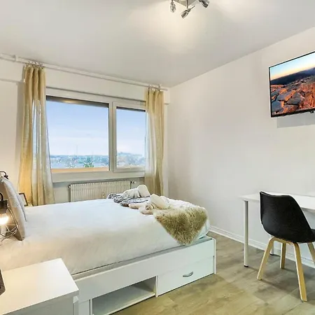 La Coloc Mugi: Upscale Shared Living With Private And Balcony *
