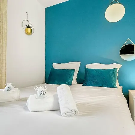 La Coloc Mugi: Upscale Shared Living With Private And Balcony Guest house Annemasse