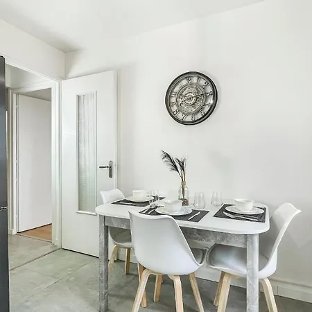La Coloc Mugi: Upscale Shared Living With Private And Balcony *