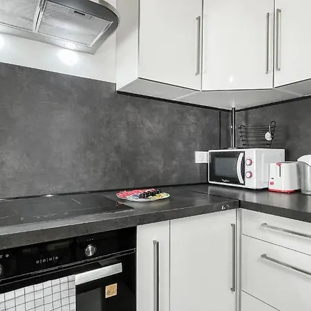 Guest house La Coloc Mugi: Upscale Shared Living With Private And Balcony